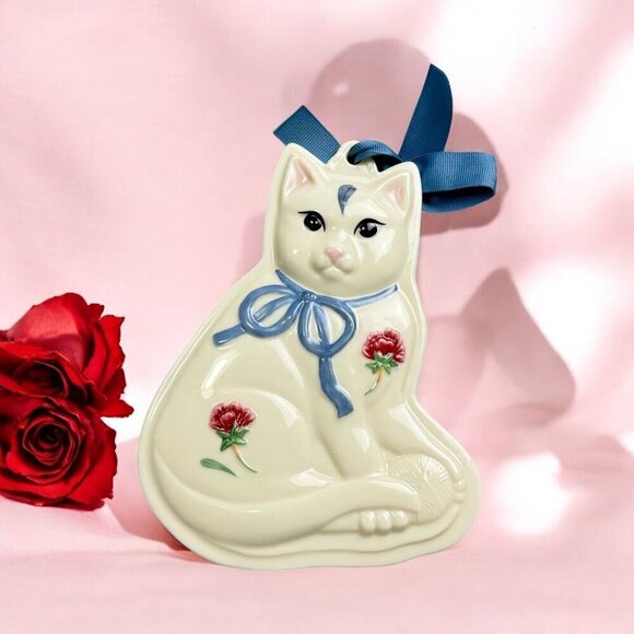 Lenox Other - Lenox Kitten Cat Poppies design from the Blue Barnyard Collection